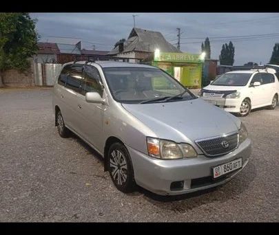 Toyota Gaia, 2003 — 照片 1