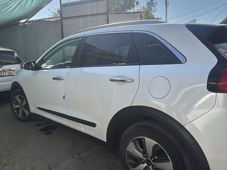 Kia Niro, 2017 — photo 4