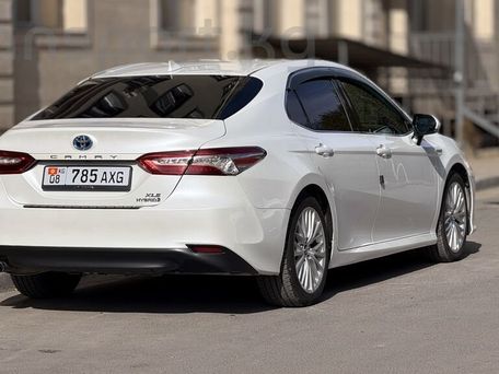 Toyota Camry, 2020 — photo 2