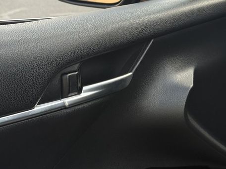 Toyota Camry, 2018 — фото 13