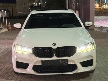 BMW 5 серии, 2017 — фото 1