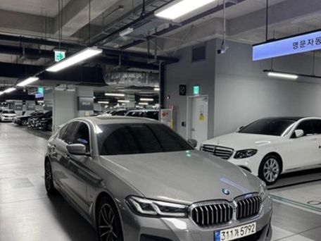 BMW 5 Series, 2022 — photo 2