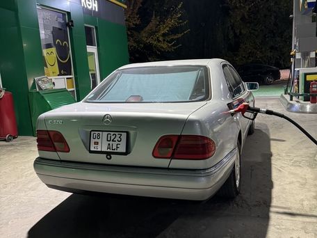 Mercedes-Benz E-Class, 1996 — photo 8