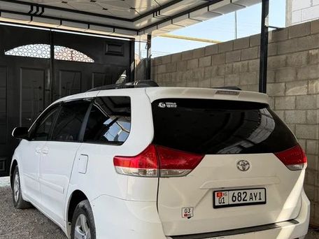 Toyota Sienna, 2011 — сүрөт 3