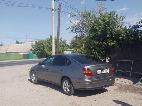Toyota Avensis, 2002