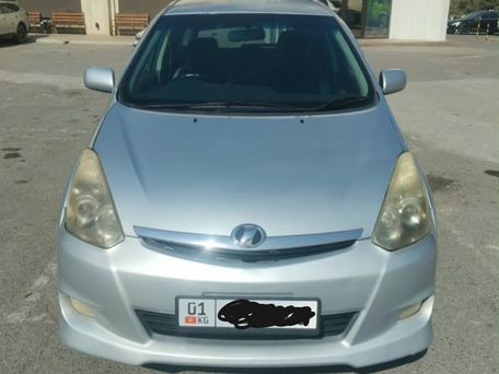 Toyota Wish, 2003 — 照片 1