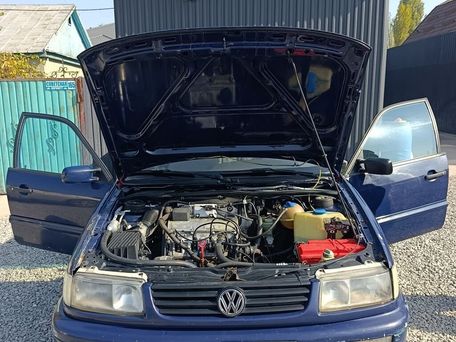 Volkswagen Vento, 1996 — 照片 3
