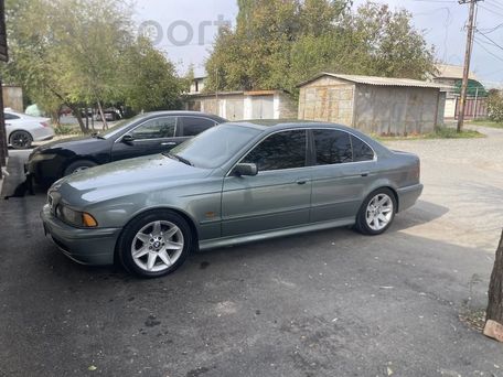 BMW 5 Series, 2002 — photo 1