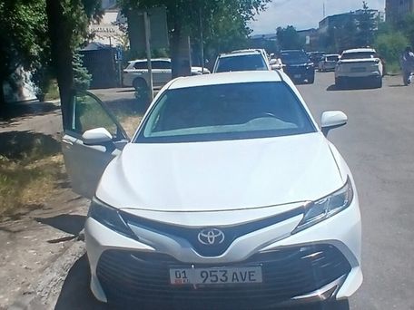 Toyota Camry, 2019 — сүрөт 1