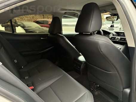 Lexus IS, 2018 — сүрөт 8
