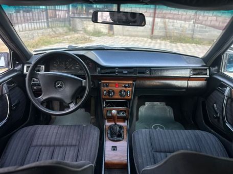 Mercedes-Benz W124, 1992 — сүрөт 13