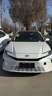 Toyota Camry, 2025 — photo 1