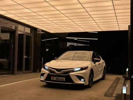 Toyota Camry, 2018 — фото 2