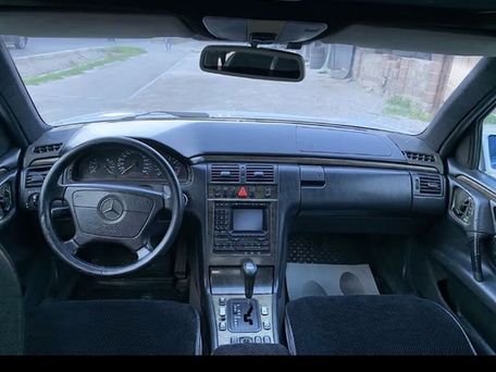 Mercedes-Benz E-Class, 1997 — photo 2