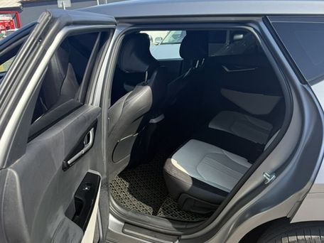 Kia EV6, 2023 — photo 8