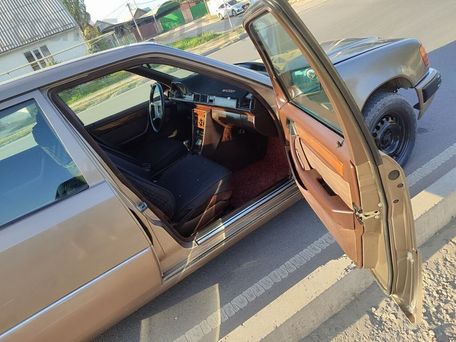 Mercedes-Benz W124, 1990 — 照片 3