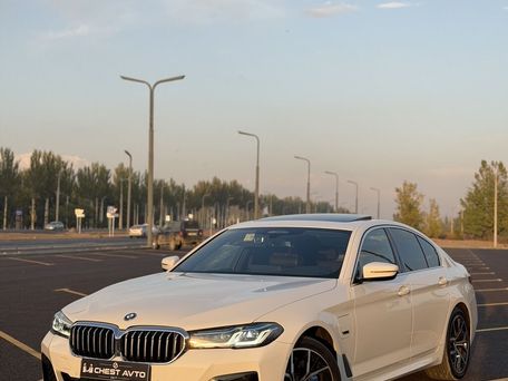 BMW 5 серии, 2021 — фото 1