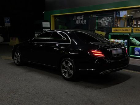 Mercedes-Benz E-Class, 2018 — photo 3