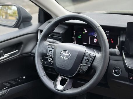 Toyota Camry, 2024 — фото 11