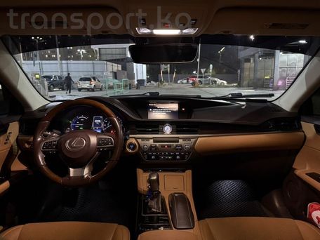 Lexus ES, 2018 — photo 19