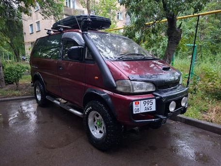 Mitsubishi Delica, 1995 — photo 3
