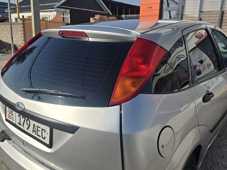Ford Focus, 2001 — photo 10