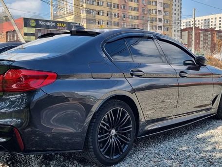 BMW 5 серии, 2019 — 照片 8
