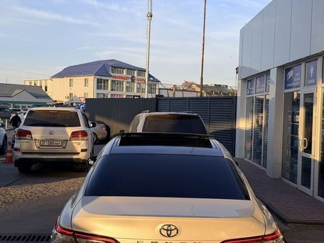 Toyota Camry, 2018 — 照片 2