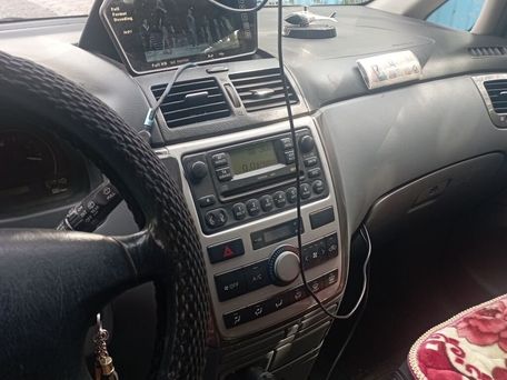 Toyota Avensis Verso, 2003 — 照片 10