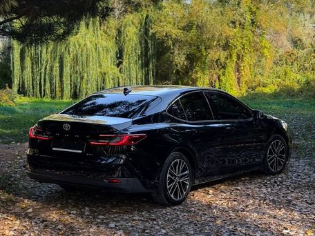 Toyota Camry, 2025 — 照片 5