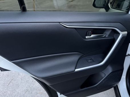 Toyota RAV4, 2022 — сүрөт 19