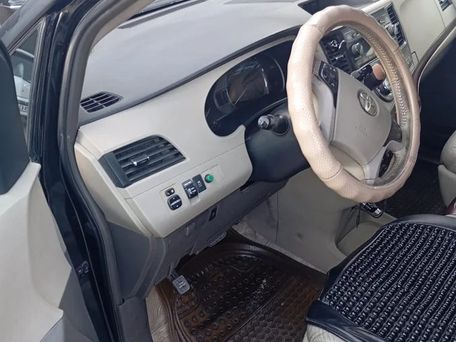 Toyota Sienna, 2010 — 照片 4