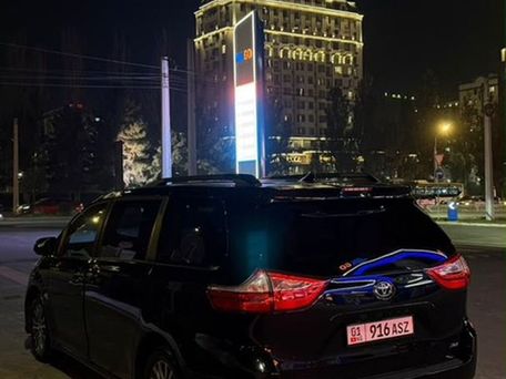 Toyota Sienna, 2018 — 照片 4