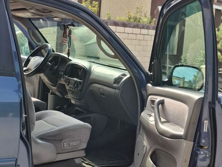 Toyota Sequoia, 2004 — photo 18