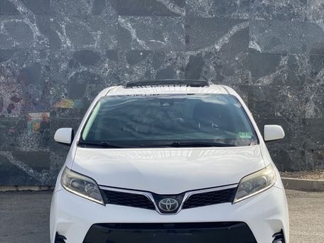 Toyota Sienna, 2018 — сүрөт 1