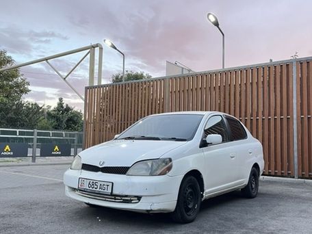 Toyota Platz, 2000 — photo 1