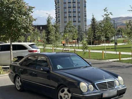 Mercedes-Benz E-Class, 2002 — photo 2
