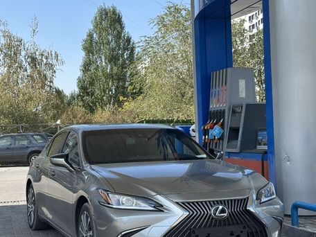 Lexus ES, 2019 — 照片 1