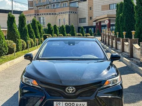 Toyota Camry, 2018 — фото 1
