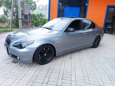 BMW 5 серии, 2004 — 照片 1
