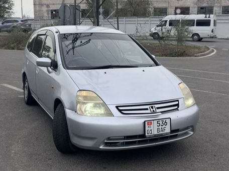 Honda Stream, 2001 — 照片 1