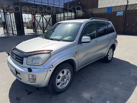 Toyota RAV4, 2001