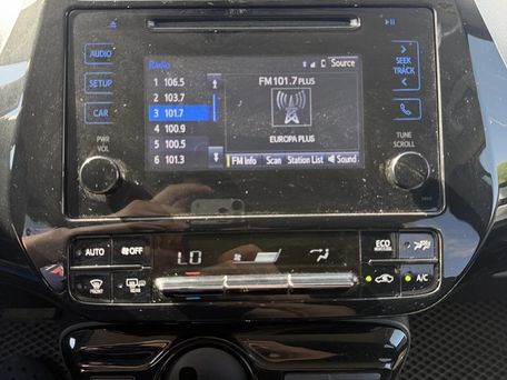 Toyota Prius, 2019 — photo 8