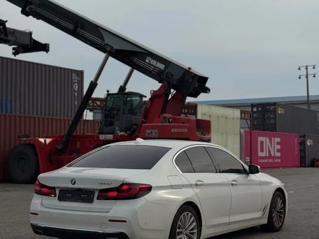 BMW 5 Series, 2021 — photo 11