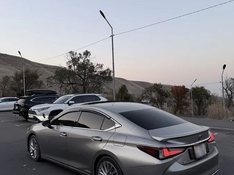 Lexus ES, 2019 — photo 2