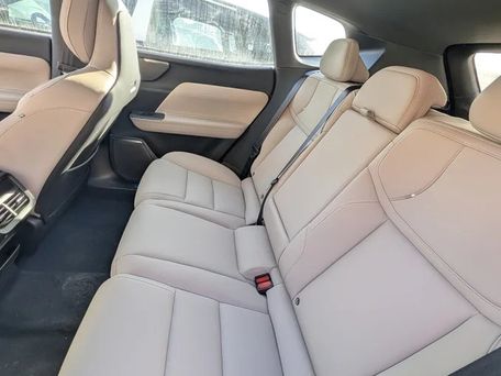 Volvo XC70, 2025 — photo 11
