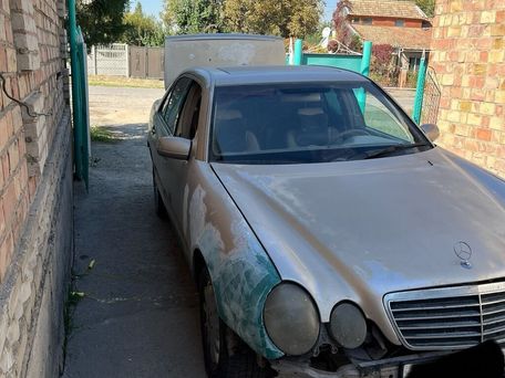 Mercedes-Benz E-Класс, 2001 — 照片 1