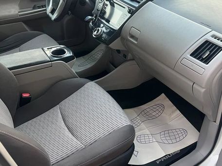 Toyota Prius v (+), 2016 — фото 7