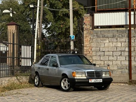 Mercedes-Benz W124, 1992 — фото 1