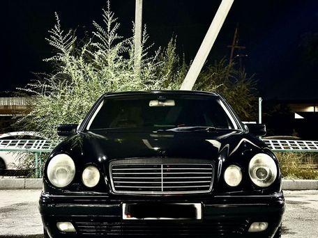 Mercedes-Benz E-Класс, 1999 — 照片 1